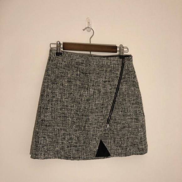 Banana Republic Dresses & Skirts - Banana Republic Zipper Skirt